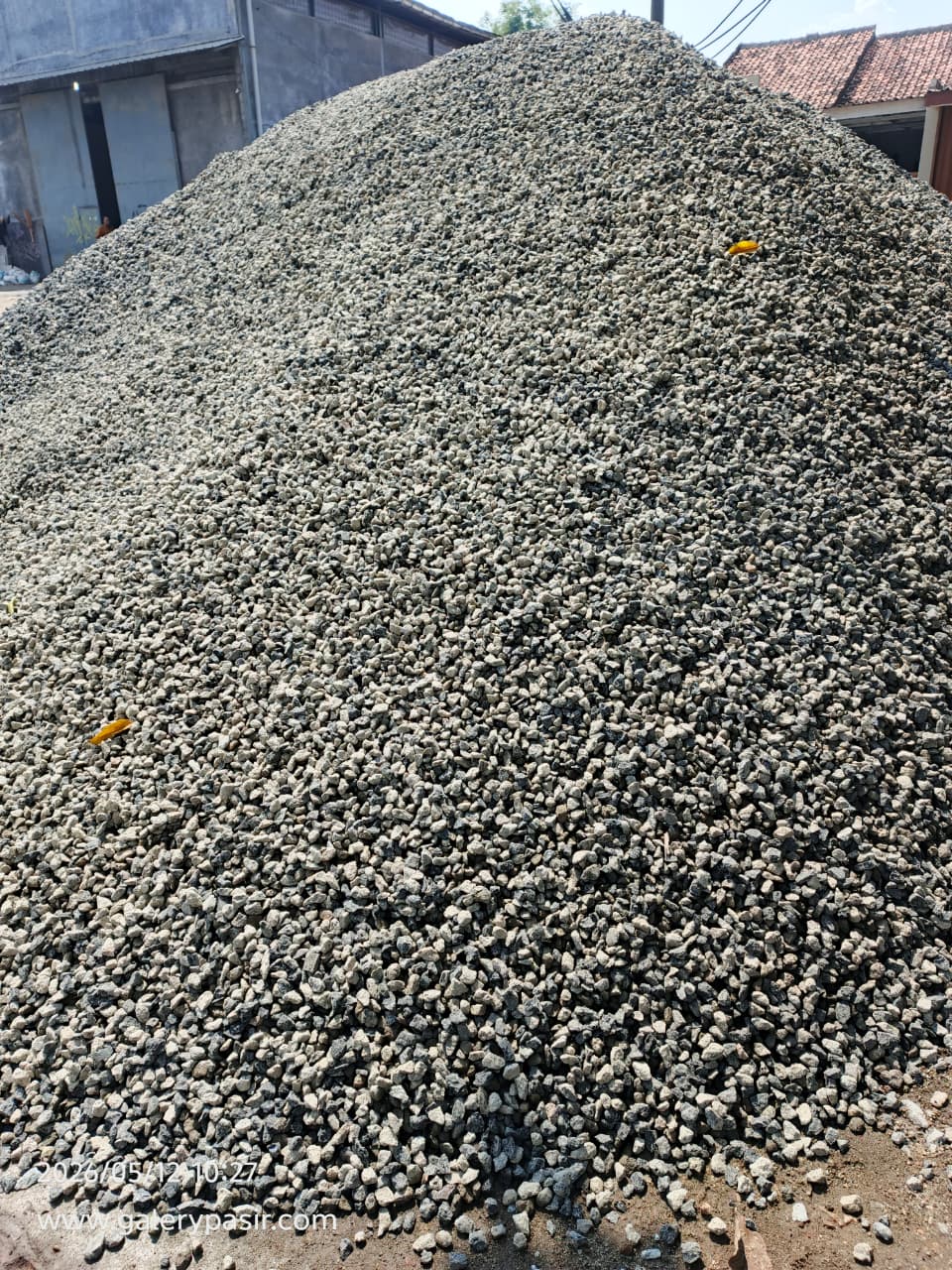 Material Alam